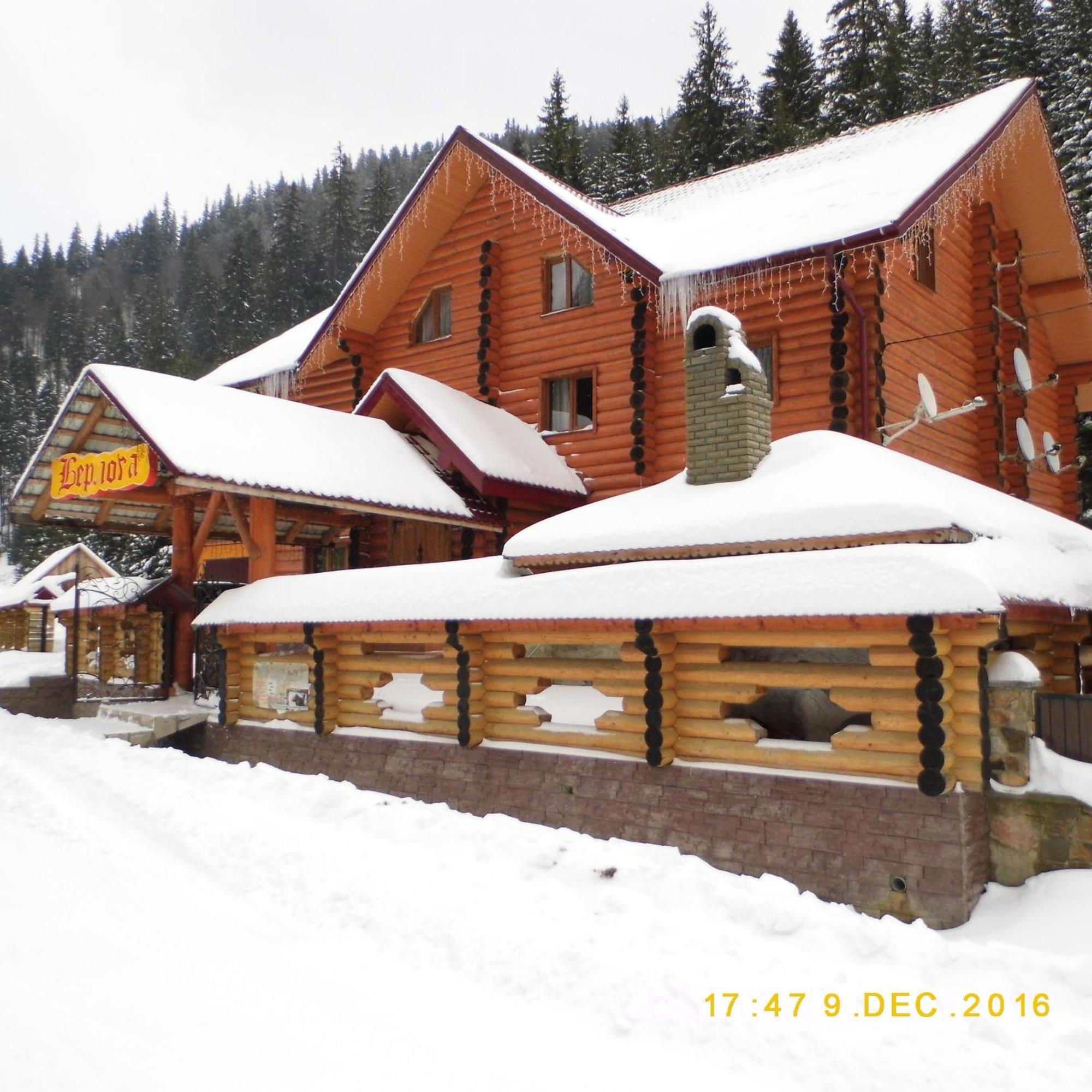 Hotel Berloga-Sinevir Synevyrs'ka Polyana Bagian luar foto