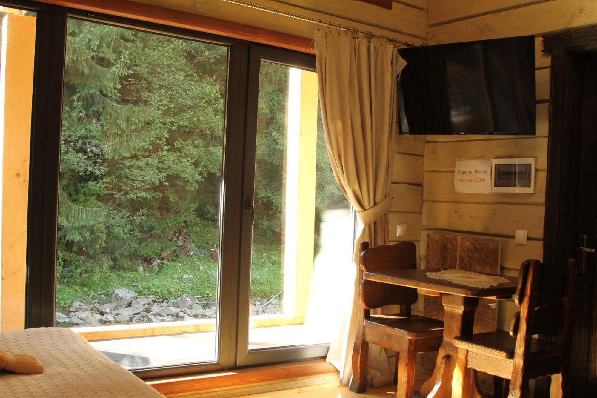 Hotel Berloga-Sinevir Synevyrs'ka Polyana Ruang foto