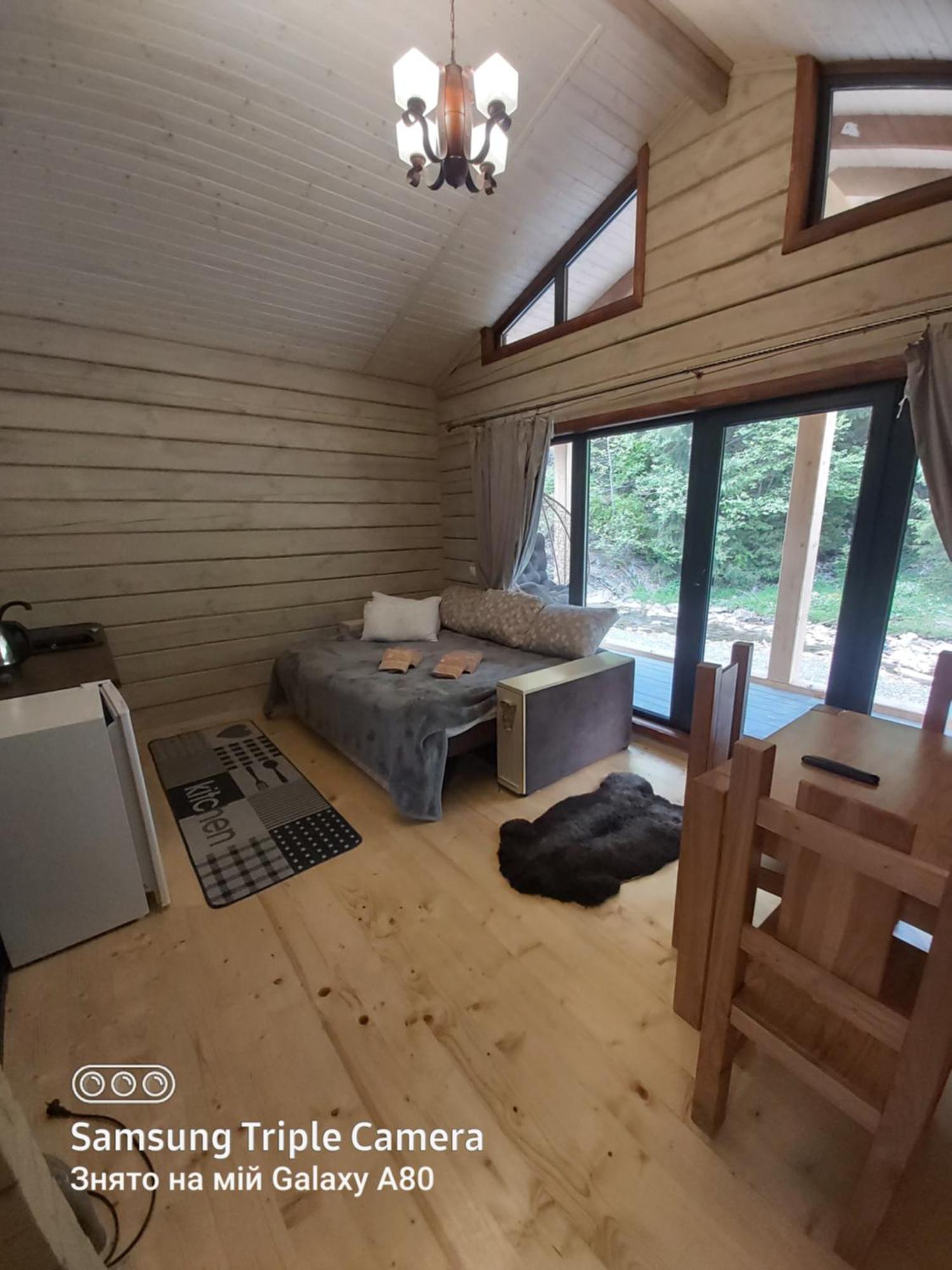 Hotel Berloga-Sinevir Synevyrs'ka Polyana Ruang foto