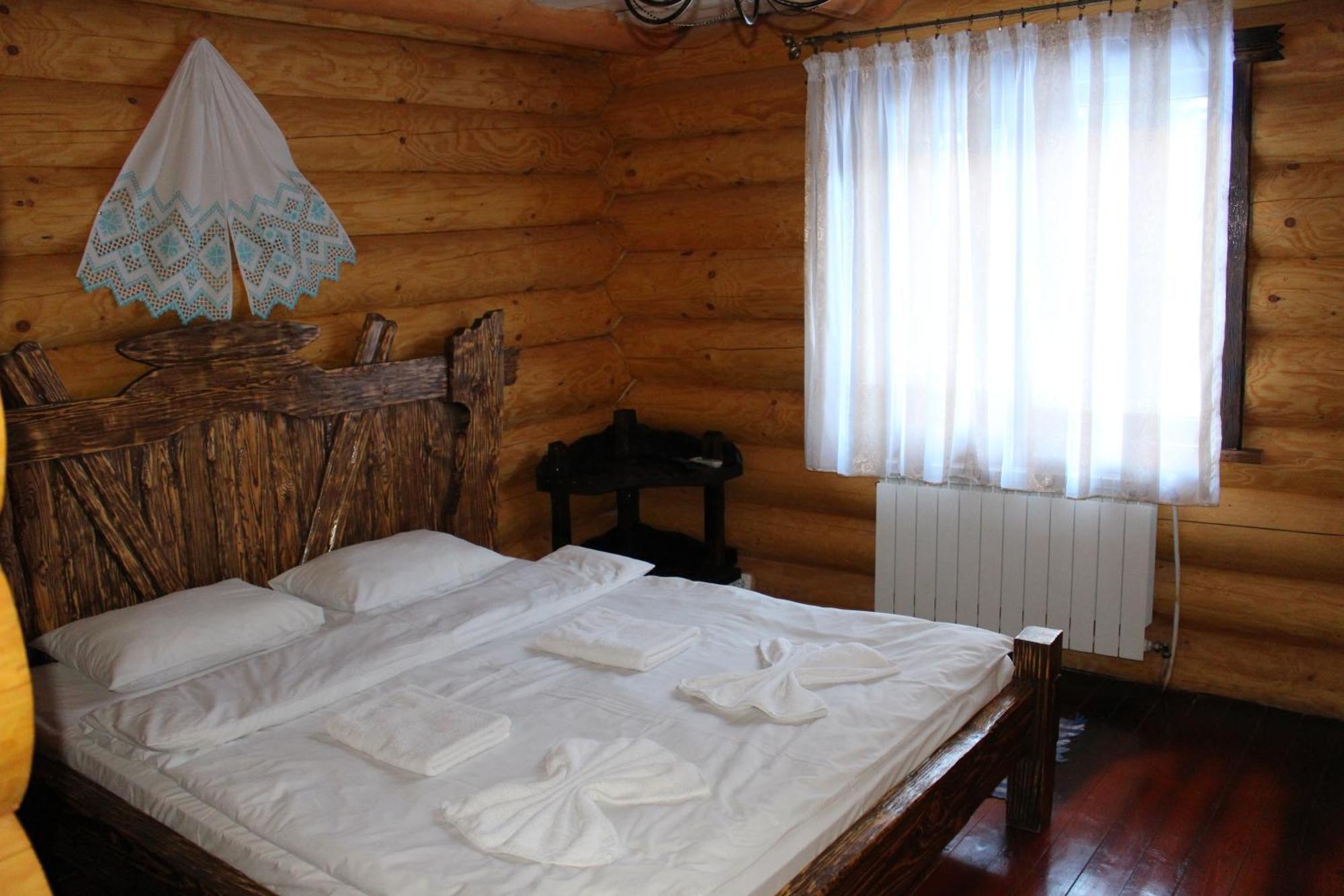 Hotel Berloga-Sinevir Synevyrs'ka Polyana Bagian luar foto