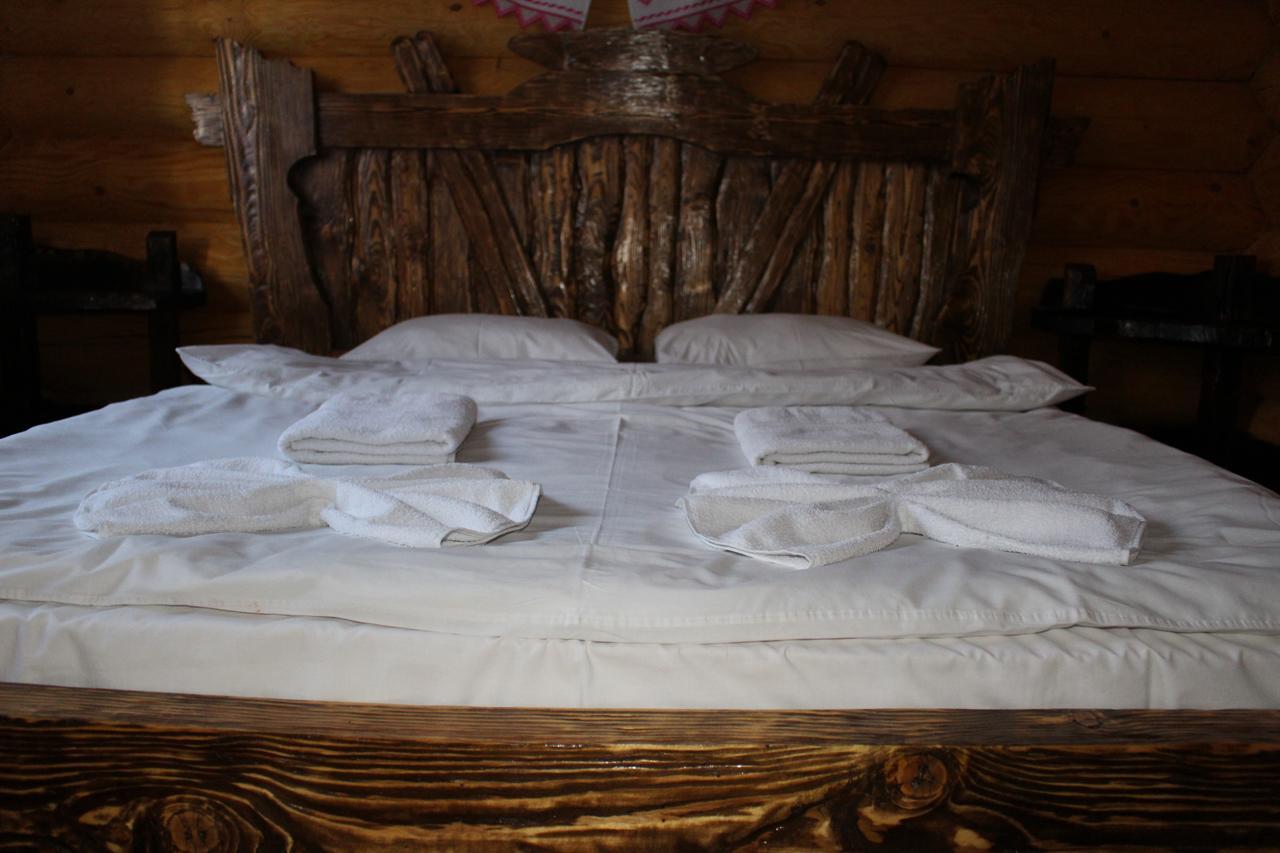 Hotel Berloga-Sinevir Synevyrs'ka Polyana Bagian luar foto